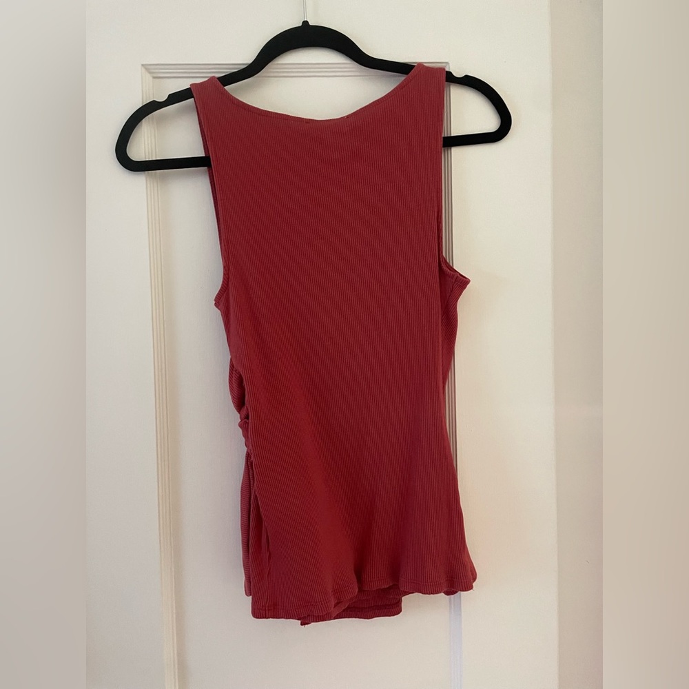 Express Red Ribbed Top - Picture 3 of 4